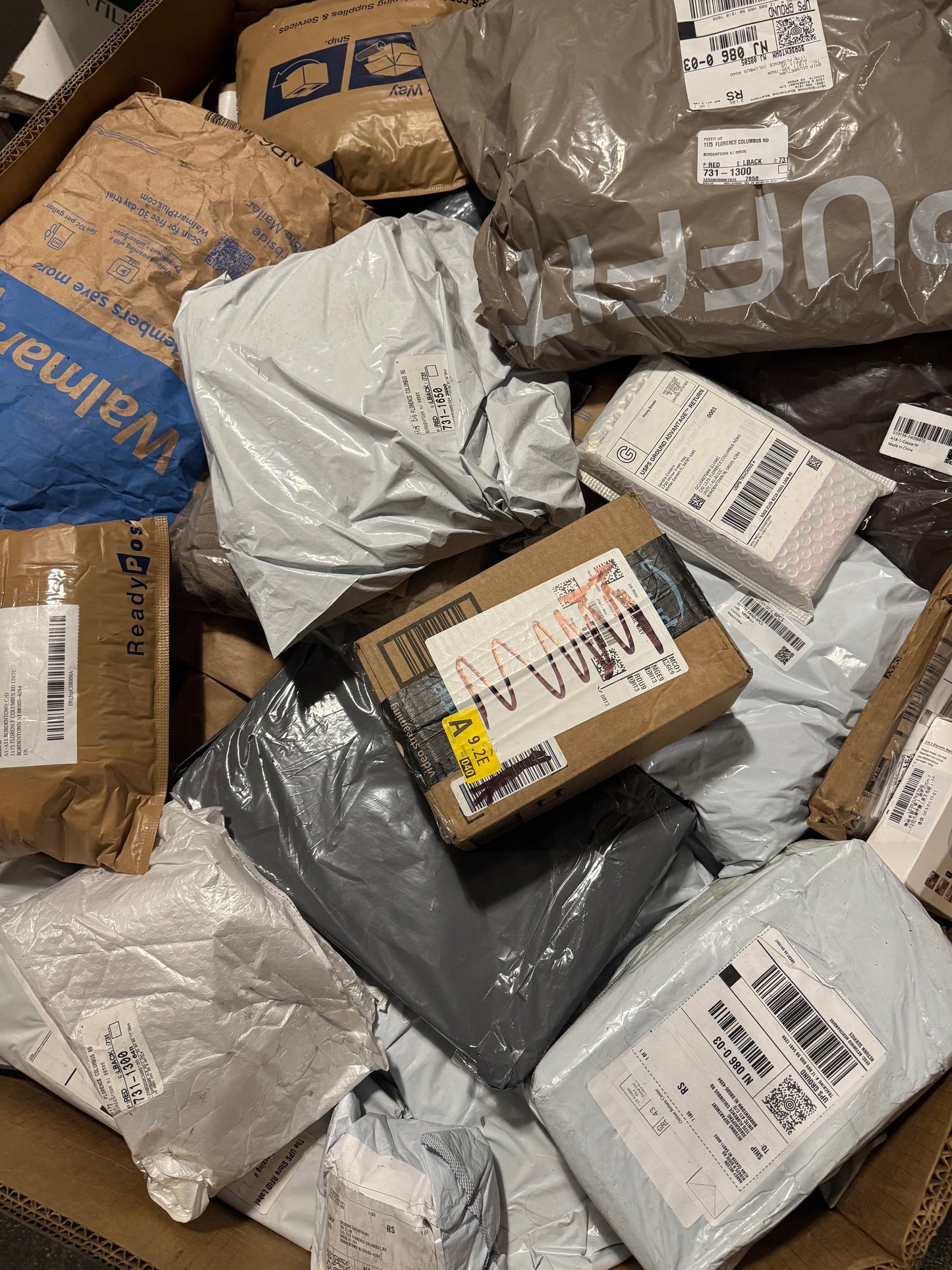 Medium Unclaimed Mail Pallet - Blue Bird Liquidation